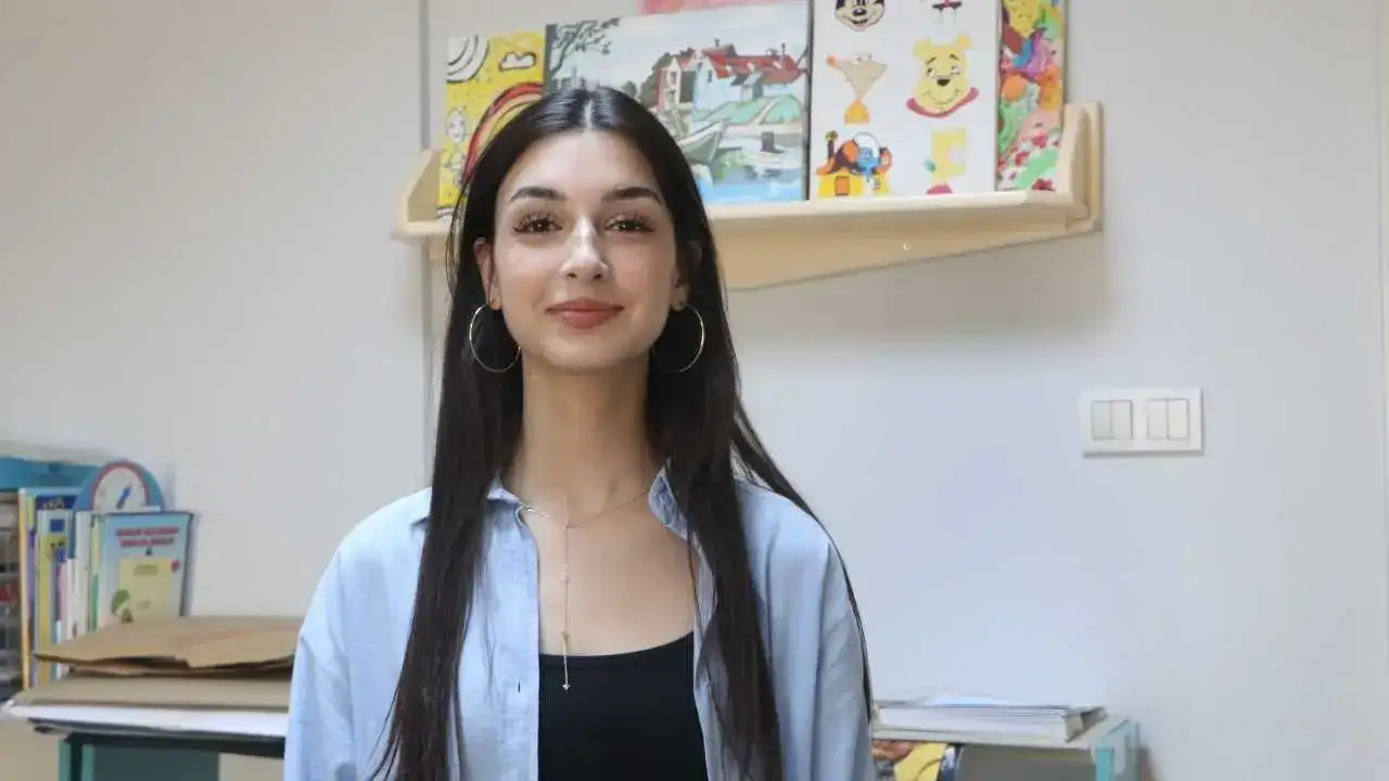 Adana’da İşitme Kaybıyla Doğan Azra Hayallerine Ses Verdi! 3